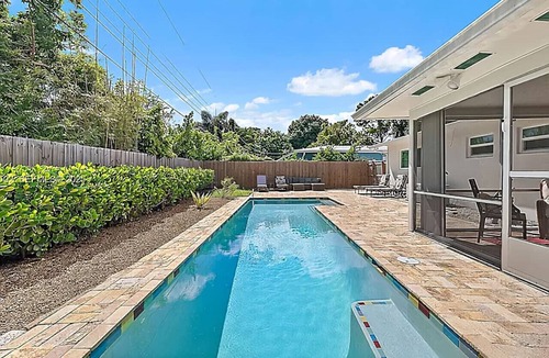 Tequesta House | Jupiter Home 7 Mins to Beach Private Pool