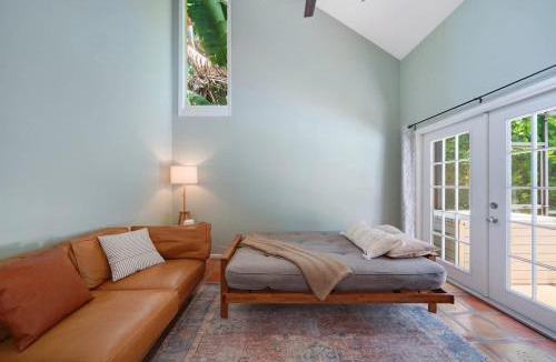 Jupiter Landing House | Jupiter Retreat w Private Pool