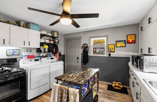 Columbus Park Apartment | Kansas City Apartment w/King Bed, Patio & Parking