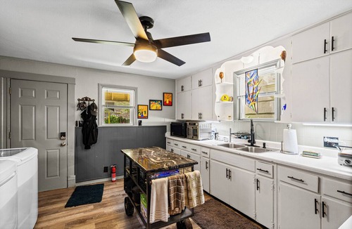 Columbus Park Apartment | Kansas City Apartment w/King Bed, Patio & Parking