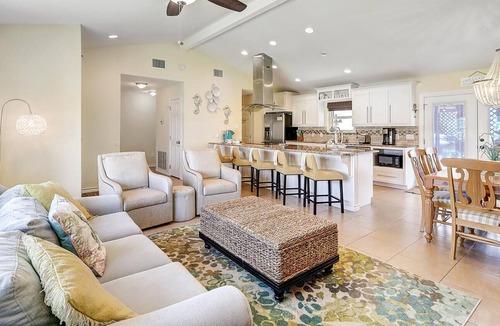Key Allegro House | Key Allegro Coastal Serenity! Private hot tub!