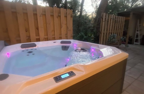 Fort Myers Shores House | Key West style country spa