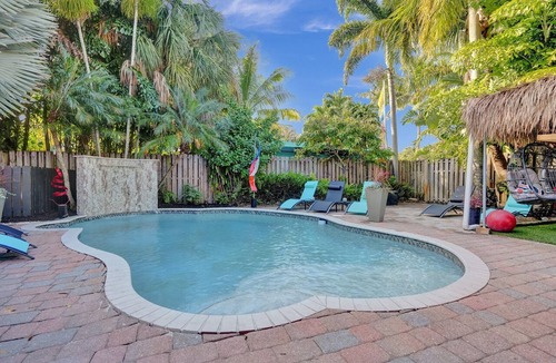 Wilton Manors Cottage | Kiki 4 - Men's Clothing optional Guest House