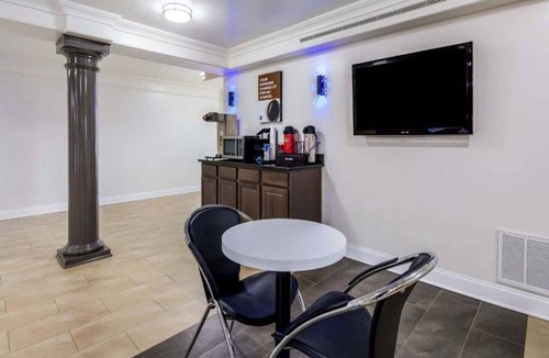 North Little Rock Apartment | King Bed|Smk|North Little Rock