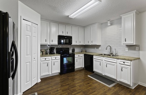 Fruit Cove House | King bed, Water Views, sleeps 8, TVs in every room, public pool.