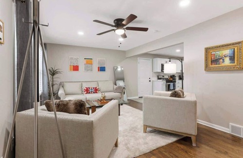 Lee's Summit House | King Beds Sleeps8 Arcade great location!