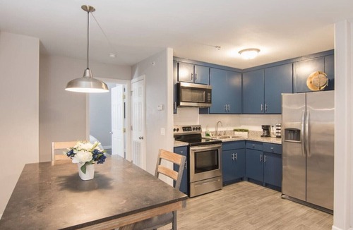 McAllen Apartment | King SIze 🛏 Fast WiFi 📶Central Workspace & Cozy✅