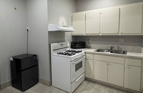 Houston Hotel | Kiwi Inn Capital O Houston - Hwy 249