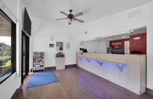 Southside Hotel | Knights Inn Jacksonville at Dix Ellis Trail