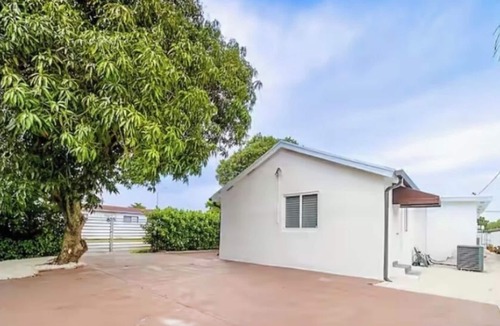 Coral Terrace House | La Arboleda