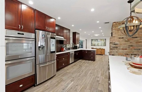 Ludlam House | La Atenea