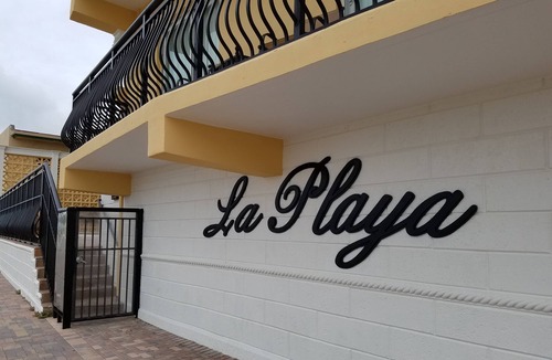 Hollywood Condo | “La Playa” – Stunning Beachfront Condo Directly on the Broadwalk & Ocean