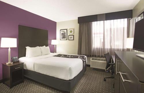 Survey Creek Hotel | La Quinta by Wyndham Fort Lauderdale Tamarac