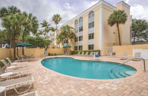 Survey Creek Hotel | La Quinta by Wyndham Fort Lauderdale Tamarac