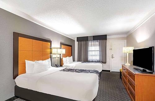 El Paso Hotel | La Quinta Inn by Wyndham El Paso - Airport