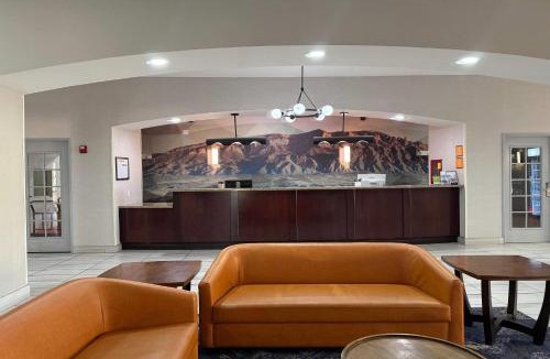 Northeast Heights Hotel | La Quinta Inn & Suites by Wyndham Albuquerque Midtown
