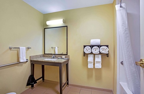 Pecos Hotel | La Quinta Inn & Suites by Wyndham Pecos