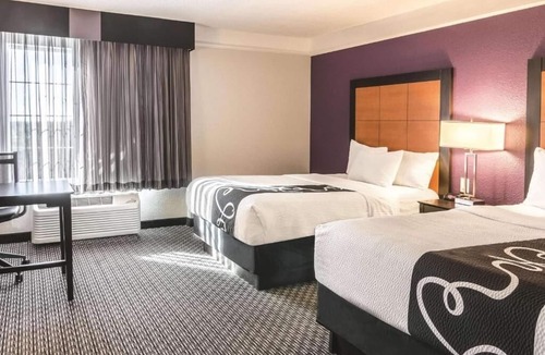 Airport North Hotel | La Quinta Orlando | 2 Full Beds | Family-Friendly | Free MCO Shuttle | 2 Units