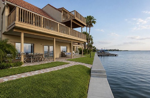South Padre Island House | La Solana 115 Bayfront Retreat is waterfront