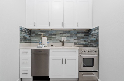 Pass-a-Grille Historic District Apartment | La Tortuga Historic Downtown Pass A Grille St Pete Beach 6