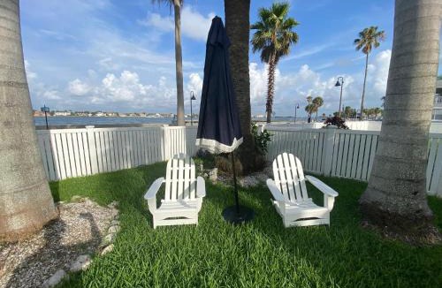 Pass-a-Grille Historic District Apartment | La Tortuga Historic Pass A Grille St Pete Beach 4