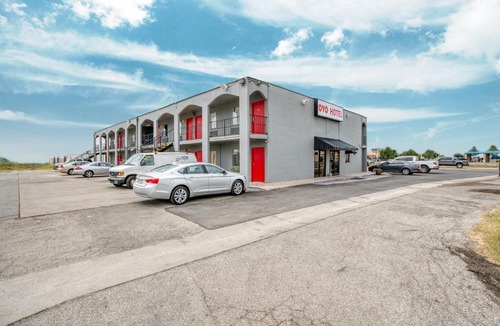 Southside Hotel | Lackland Gateway Inn