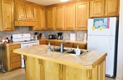 Port Mansfield House | Laguna Rest, Three Bedroom, 2 Bathroom. Private Swimming Pool. Water View.