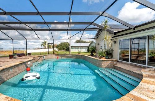 Lake Hamilton House | Lake Hamilton III - Heated Pool & Backyard Oasis ~ Kayaks ~ Lake Access ~ Theater ~ EV Charger