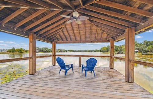 Westchase House | Lake House Westchase area. Heated Pool Waterfront!