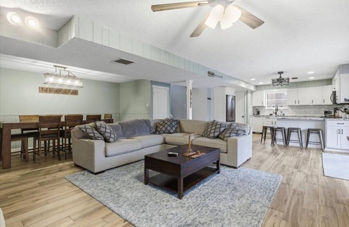 Lake of the Ozarks House | Lake of the Ozarks 3-bedroom Lakefront Escape with Private Dock. Sleeps 10.