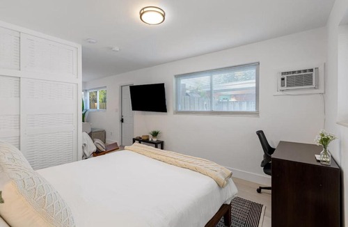 Lake Ridge Apartment | Lake Ridge Villa