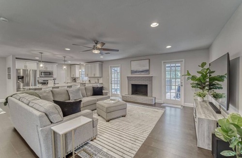 Carrollwood House | Lake View with Pool & Air Hockey