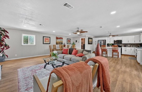 Azle House | LakeFront, 10 Bed, 8 bath, Pool, Treehouse, Hottub, GameRoom,Largest STR in DFW