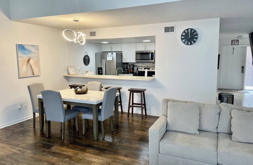 Miramar House | Lakefront 3BR/3BA Townhome, Near Hard Rock Stadium & Beaches
