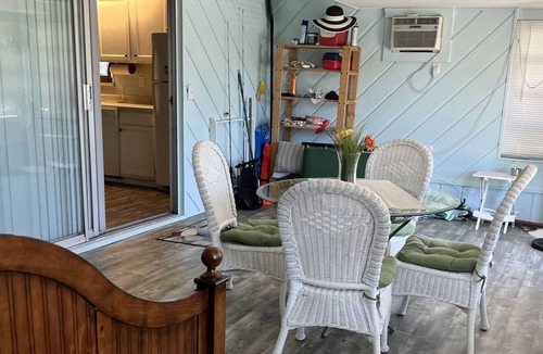 Lake Padgett Estates Cottage | Lakefront cottage with dock