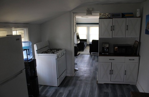 Lorain House | Lakefront Gem - Free Boat Launch: 2BR Paradise - Walk to Beach & Fish Lake Erie!
