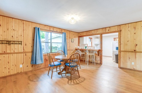 Keystone Heights Cottage | Lakefront Keystone Heights Cottage w/Private Dock