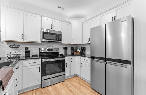 Branson Condo | Lakefront Luxury: NoStairs/King beds Wheelchair Accessible Families/Couples/Pets