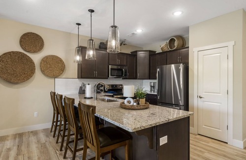 Branson Condo | Lakefront on Taneycomo with Fireplace, Just Minutes from Branson Landing