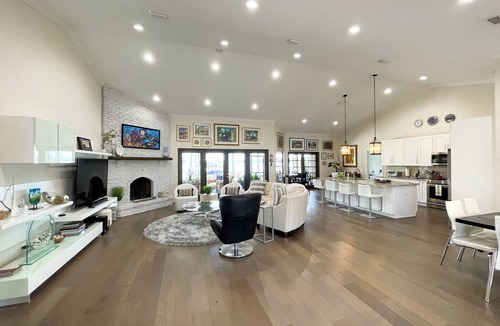 Fairvilla House | Lakefront Paradise Near Attractions