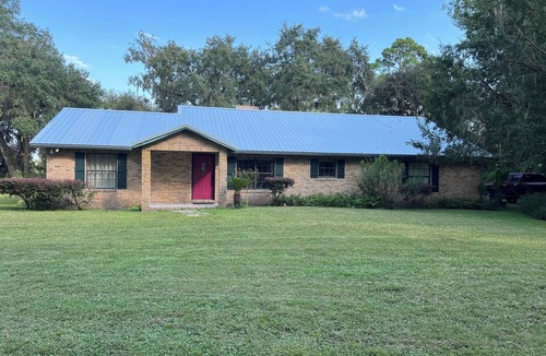 Glenwood House | Lakefront Privacy, Inviting Home on Unique Country Property, Minutes to DeLand