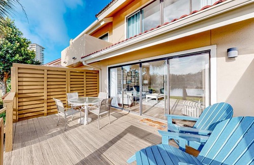 Sandestin House | Lakefront resort condo with lake views hot tub pool tennis golf deck W&D
