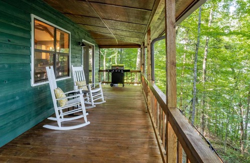 Topton Villa | Lakeside Mountain Oasis - 3 Bedroom Cabin with Outdoor Hot Tub
