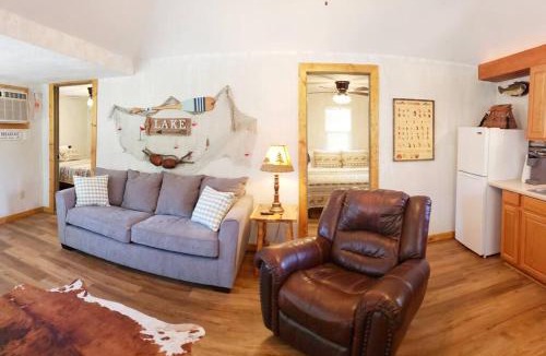 Branson House | Lakeside Retreat - Romantic Cabin - Resort Pool, Dock, Fire Pit!