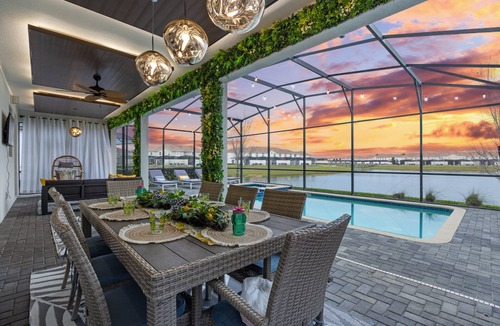 Kissimmee Villa | Lakeview Luxury Villa with Everything!