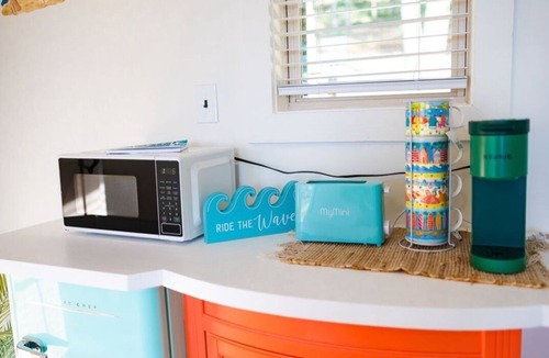 Hayesville Apartment | Lakeview Toucan Terrace Palm Studio