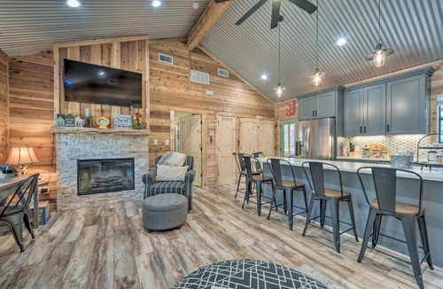 Canyon Lake House | 'Lakewood Secret' Cabin ~ 4 Mi to The Lake!
