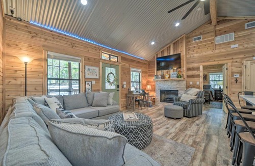 Canyon Lake House | 'Lakewood Secret' Cabin ~ 4 Mi to The Lake!