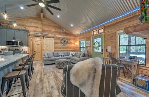 Canyon Lake House | 'Lakewood Secret' Cabin ~ 4 Mi to The Lake!