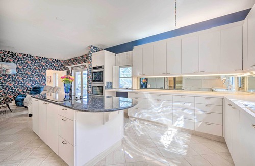 Winter Haven Villa | Lanai & Pool: Elegant Villa in Winter Haven!